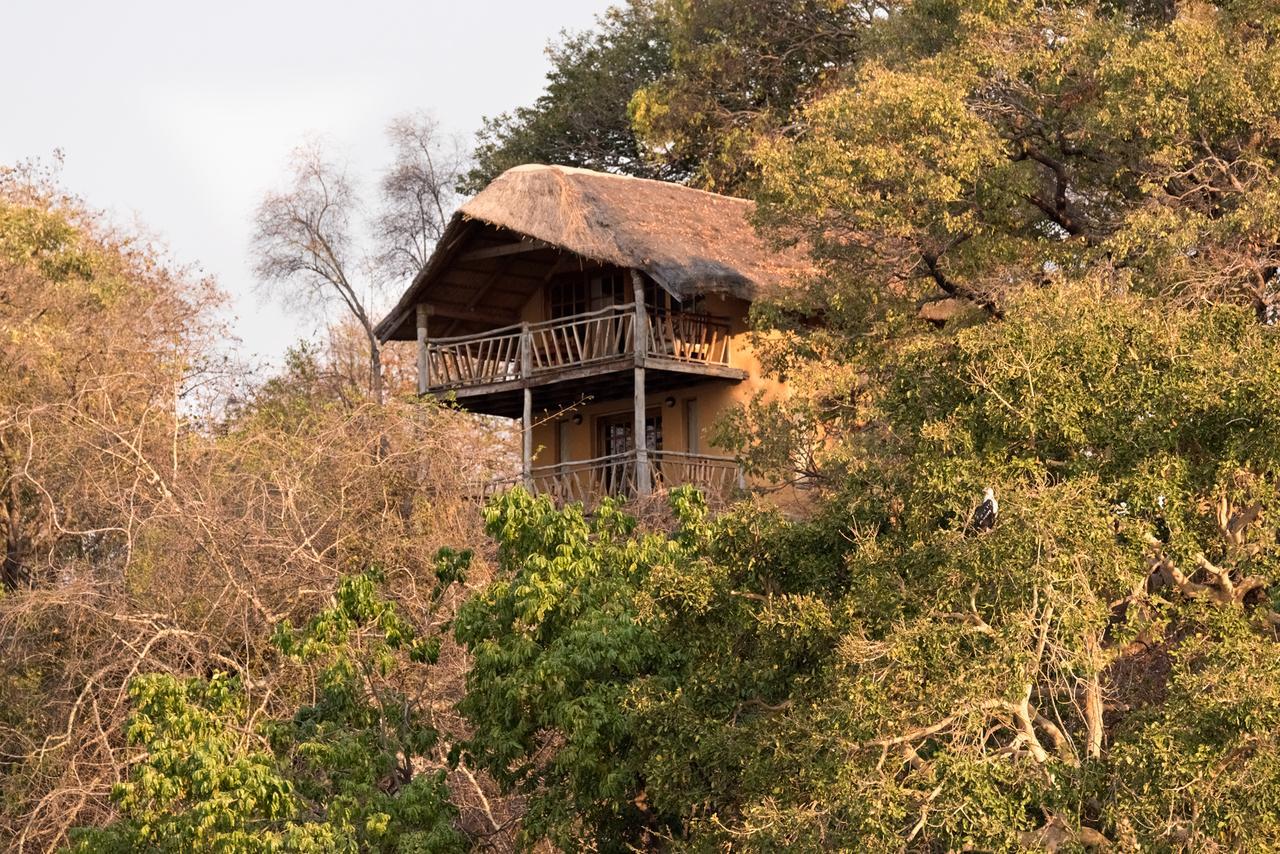 Safari Beach Lodge Senga Exterior photo