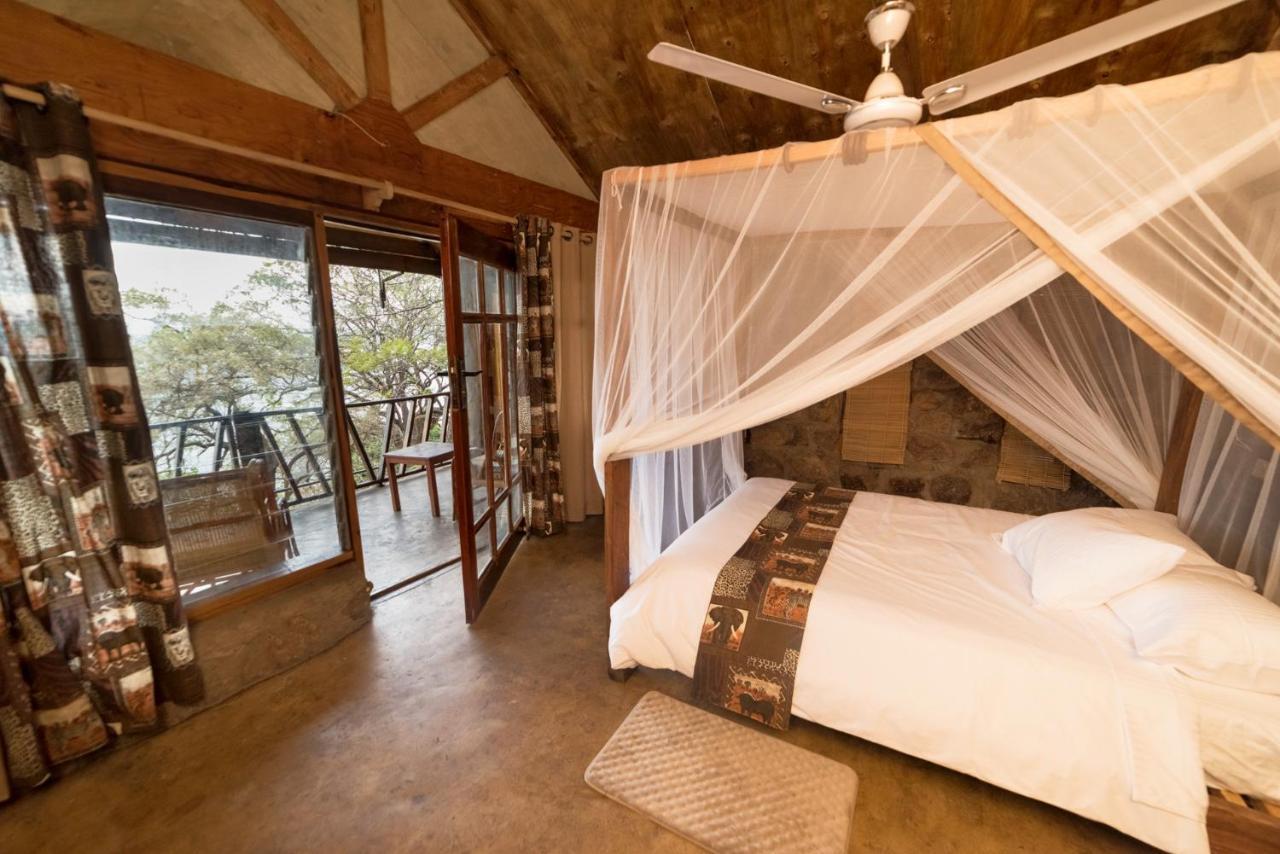Safari Beach Lodge Senga Exterior photo