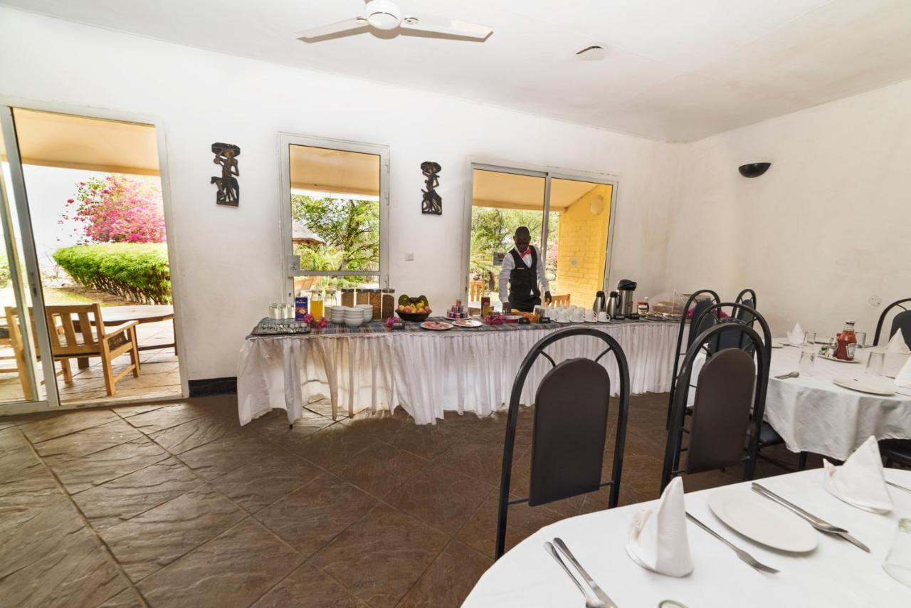 Safari Beach Lodge Senga Exterior photo