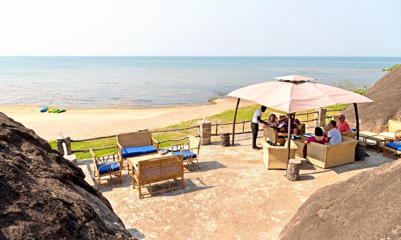 Safari Beach Lodge Senga Exterior photo